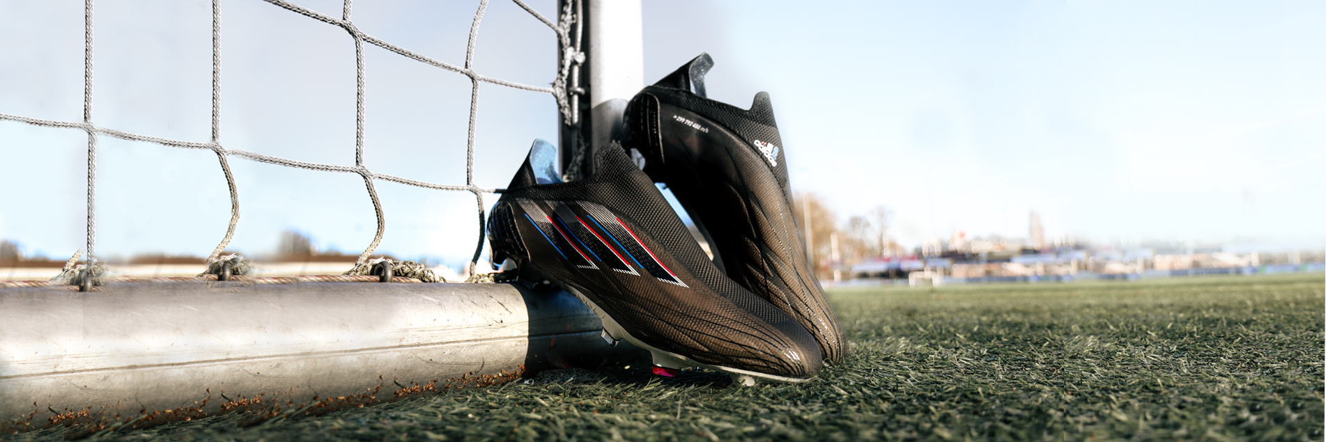 Het nieuwste zwarte Edge of Darkness Pack van adidas: de X en de Copa!